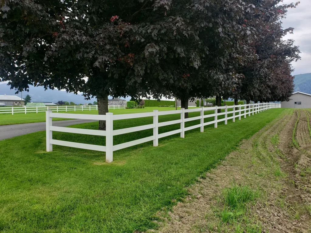 vinyl ranch rail fencing